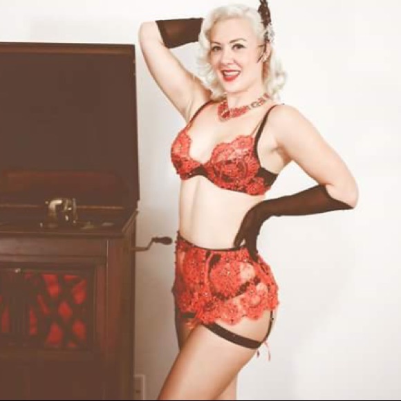 Agent Provocateur Soiree Lingerie Set - Picture 2 of 7